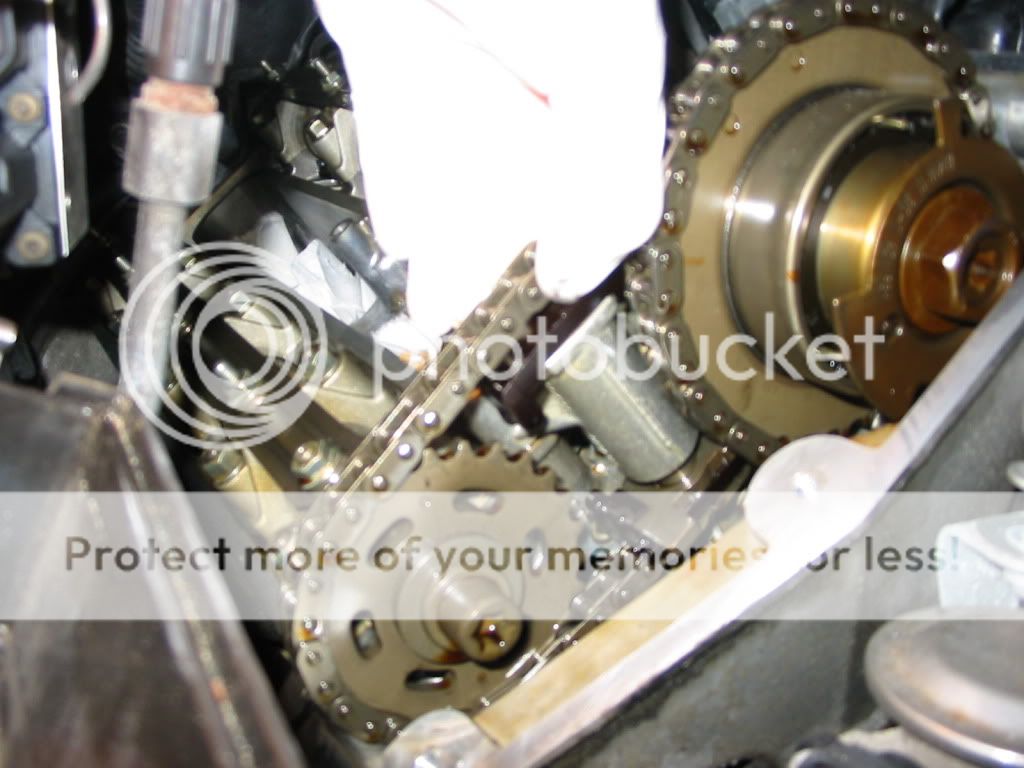 What is the proper camshaft chain tension on the right bank of an M62?