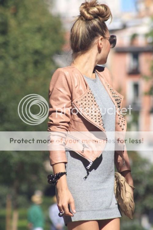 Mọi người cho em hỏi áo khoác đinh tán này mua ở đâu? - 1